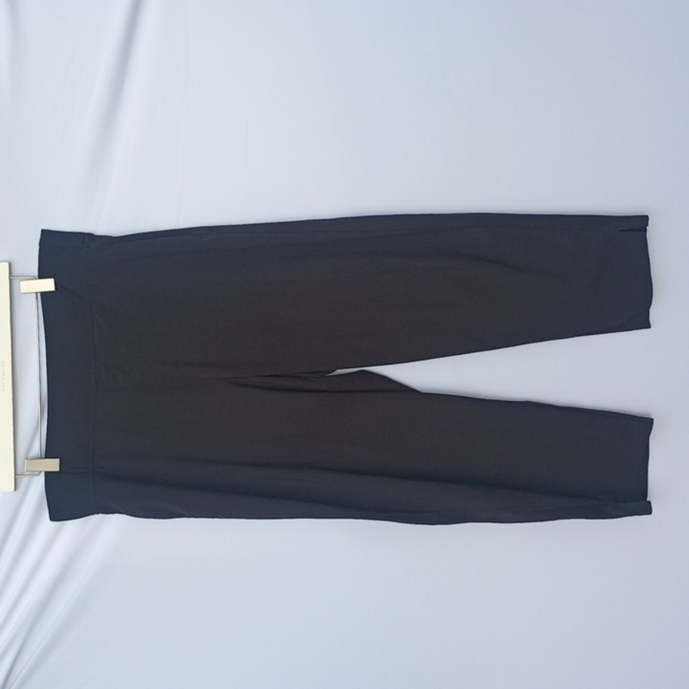 Kirkland Signature Women's Athletic Capris Size XL, Black